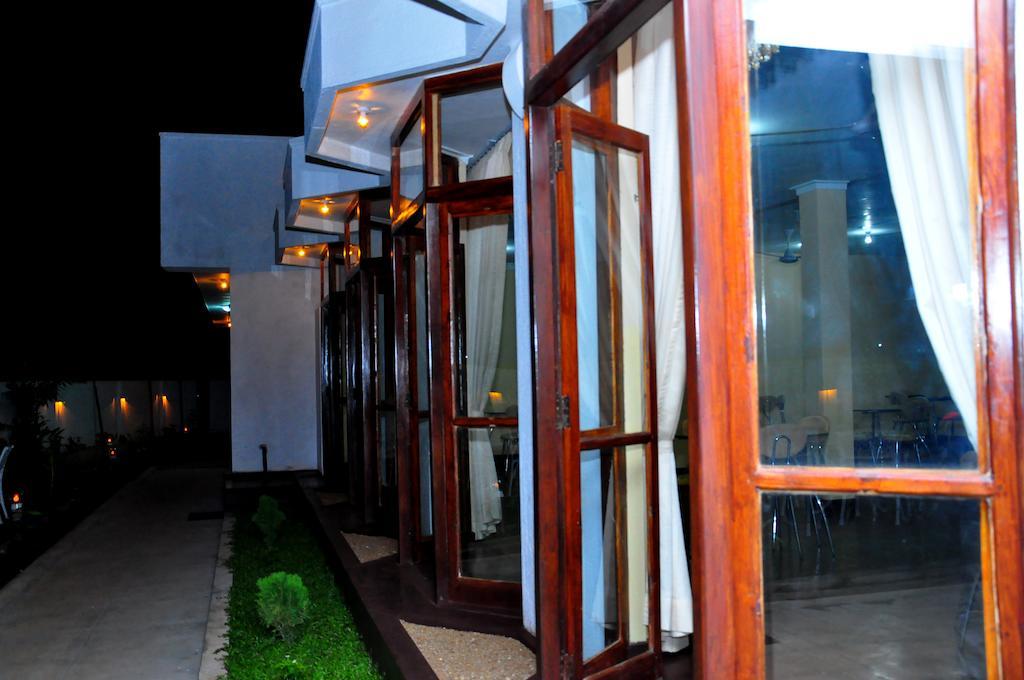 فندق Melbourne Tourist Rest أنرادابورام المظهر الخارجي الصورة