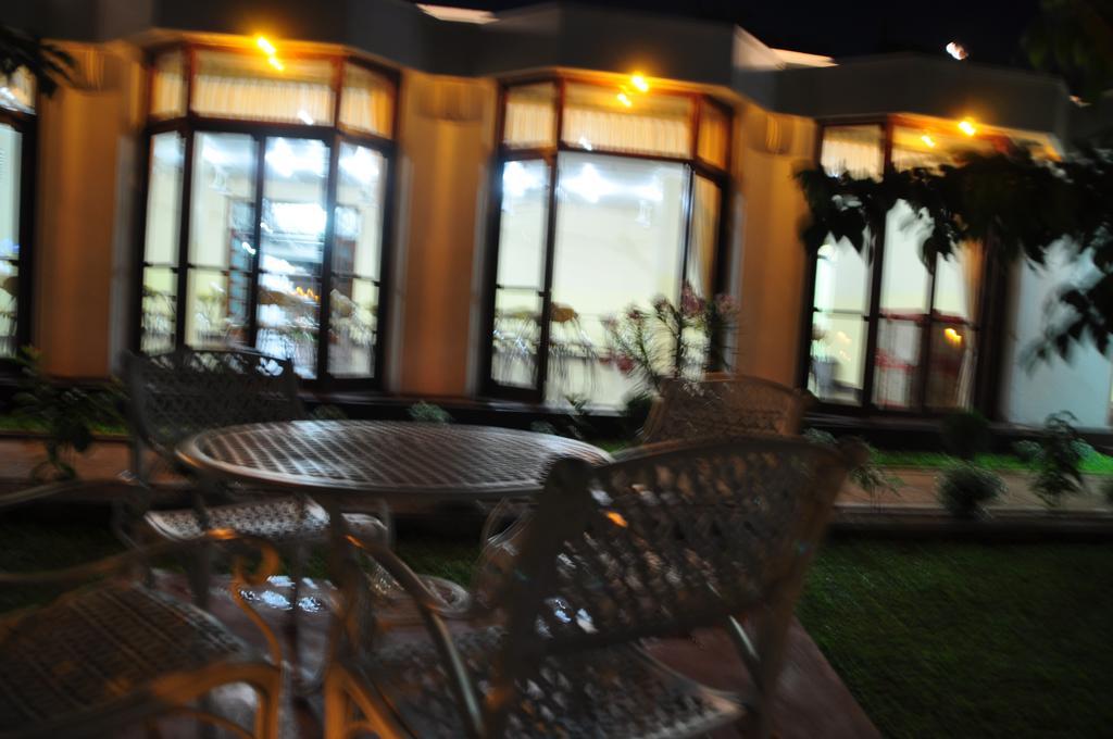 فندق Melbourne Tourist Rest أنرادابورام المظهر الخارجي الصورة