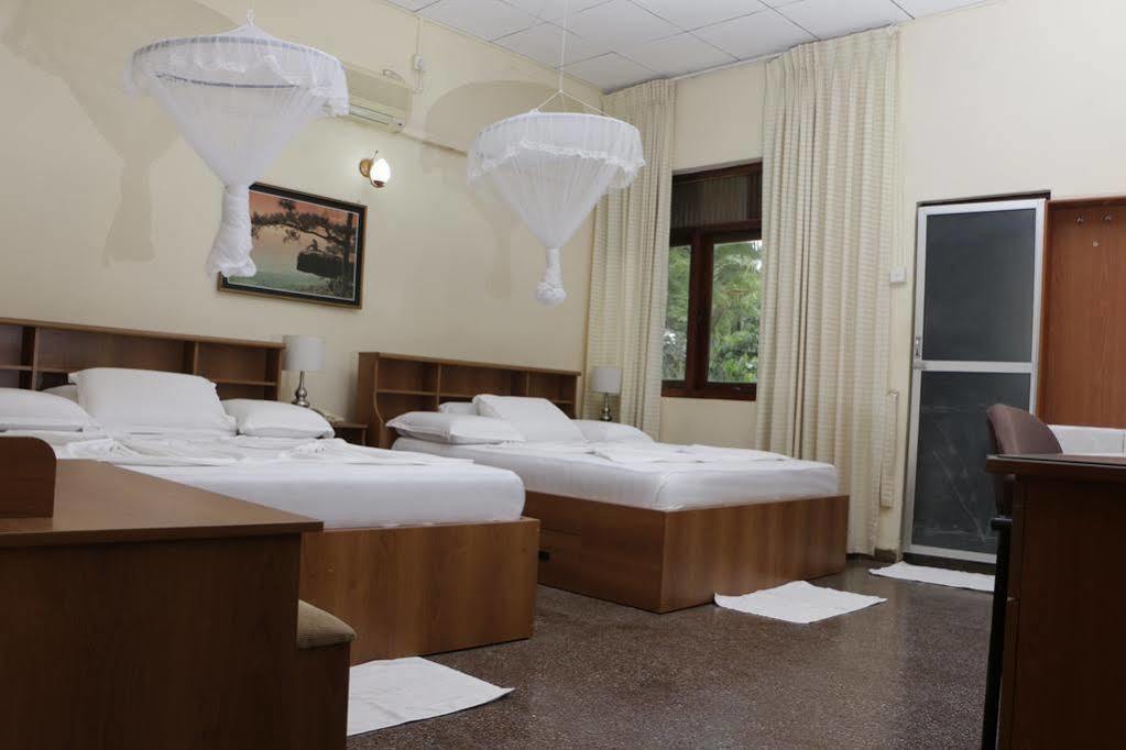 فندق Melbourne Tourist Rest أنرادابورام المظهر الخارجي الصورة