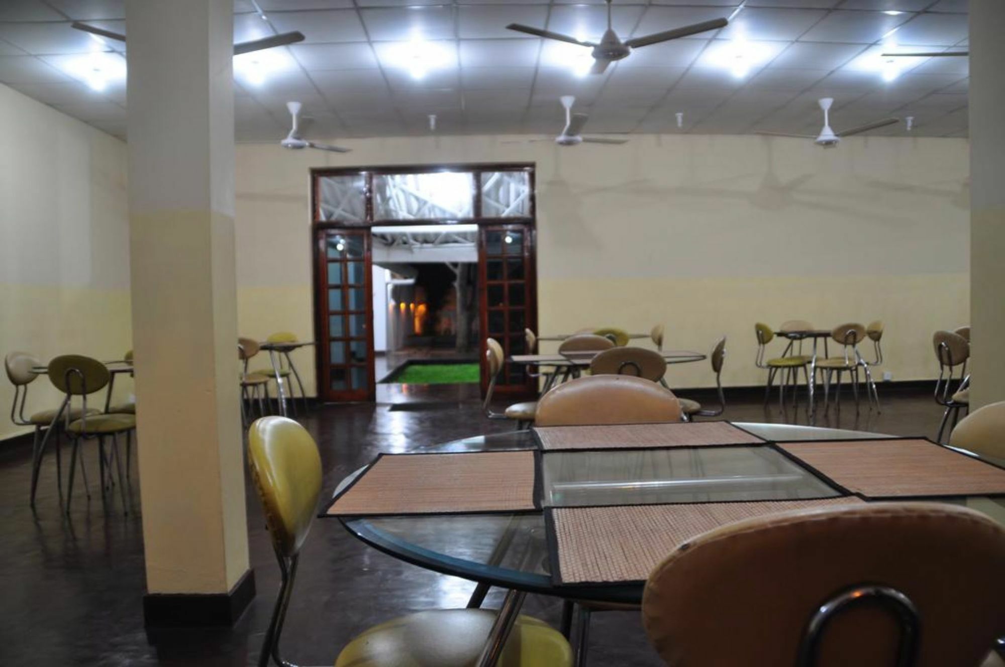 فندق Melbourne Tourist Rest أنرادابورام المظهر الخارجي الصورة